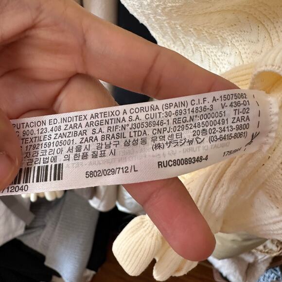 ZARA BLOGGER FAVORITE KNIT CARDIGAN WITH JEWEL BUTTONS Size Large 5802/029/712 - Picture 13 of 14